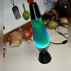 Lava The Original lava lamp, doesn't work properly...